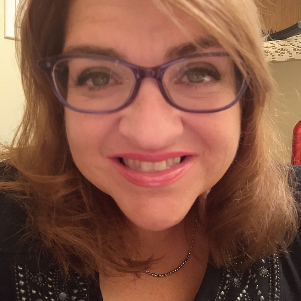 Meet your Posher, Elizabeth